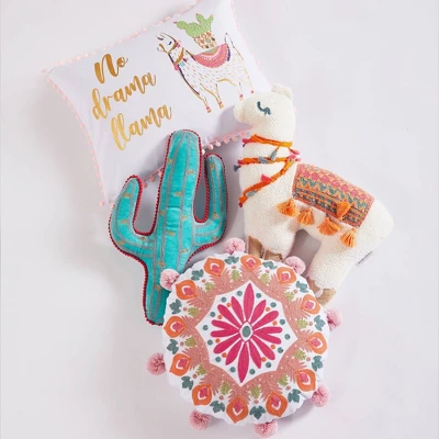 Alpaca Round Crewel Pillow - Homthreads - Image 3