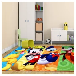 5'x7' Mickey Mouse & Friends Rug